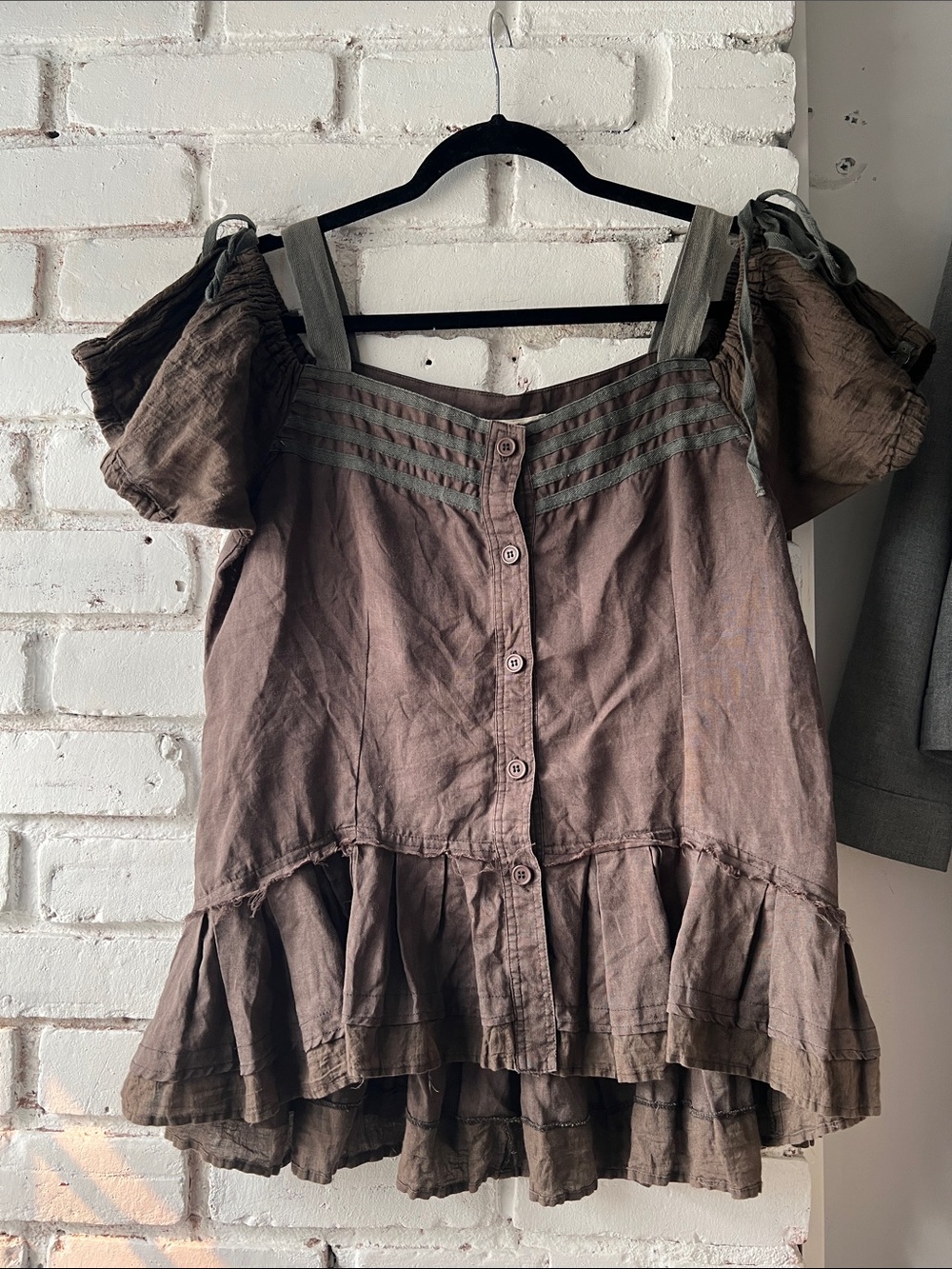 Linen and cotton blouse Women's Brown Off-Shoulder Ruffled Button-Front Top